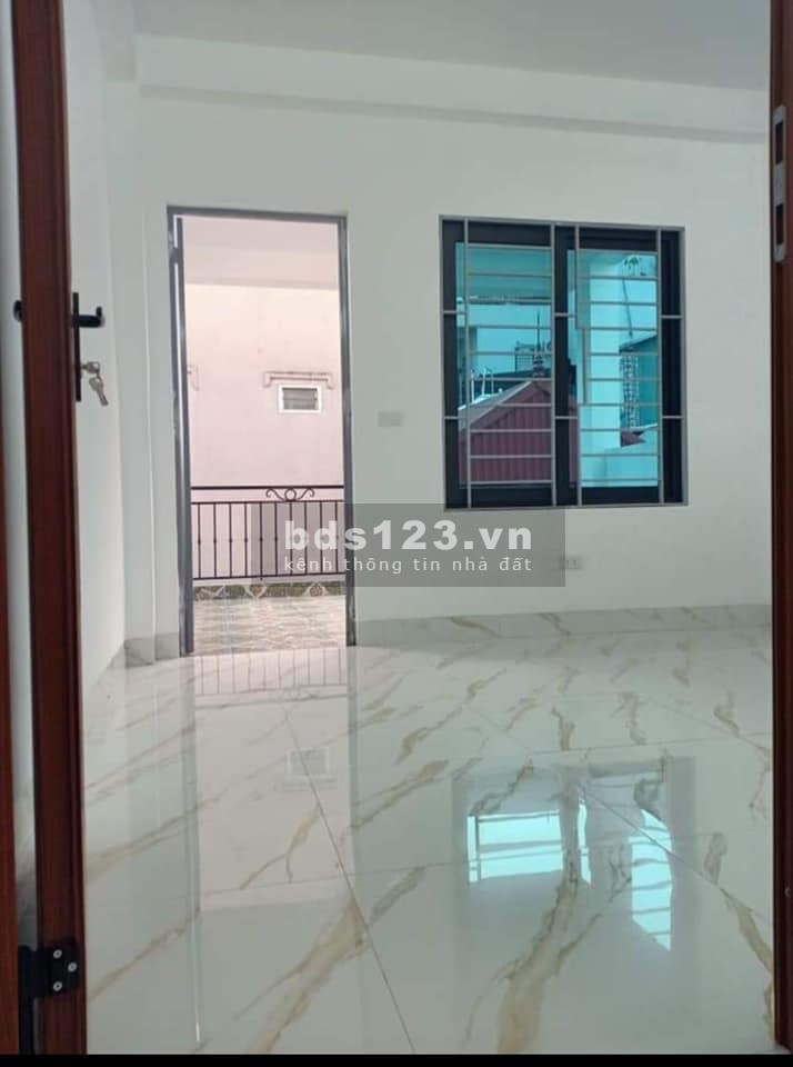 Chính chủ cần bán nhà Cầu Giấy, 5 tầng, ở ngay, 2 mặt ngõ rất rộng, dtsd 27m2, giá 2,65 tỷ