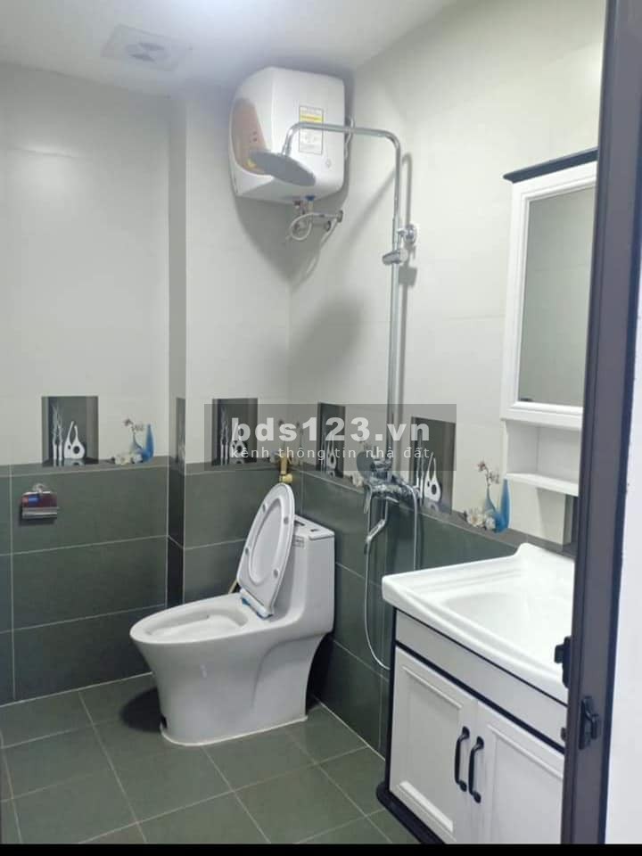 Chính chủ cần bán nhà Cầu Giấy, 5 tầng, ở ngay, 2 mặt ngõ rất rộng, dtsd 27m2, giá 2,65 tỷ