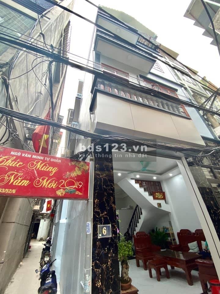 Bán Nhà Hoàng Quốc Việt - Cầu Giấy, 5 Tầng, Nhà Đẹp ở Sướng 28m2, giá bán nhnah 2,8 tỷ