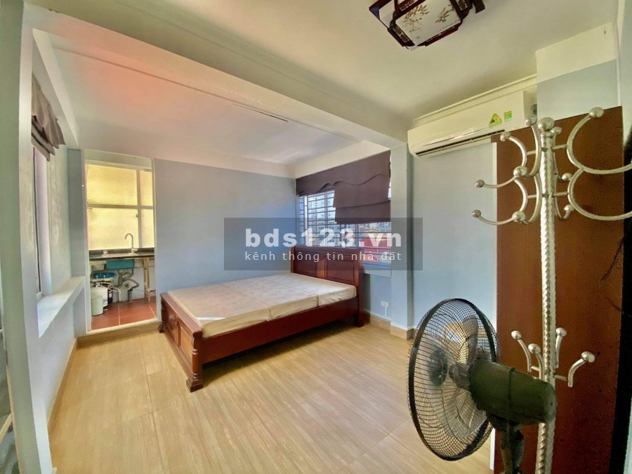 Bán nhà đường Võ Chí Công, đúc 5 tầng, nhà Đẹp ở sướng diện tích 40m2, giá 3,5tỷ