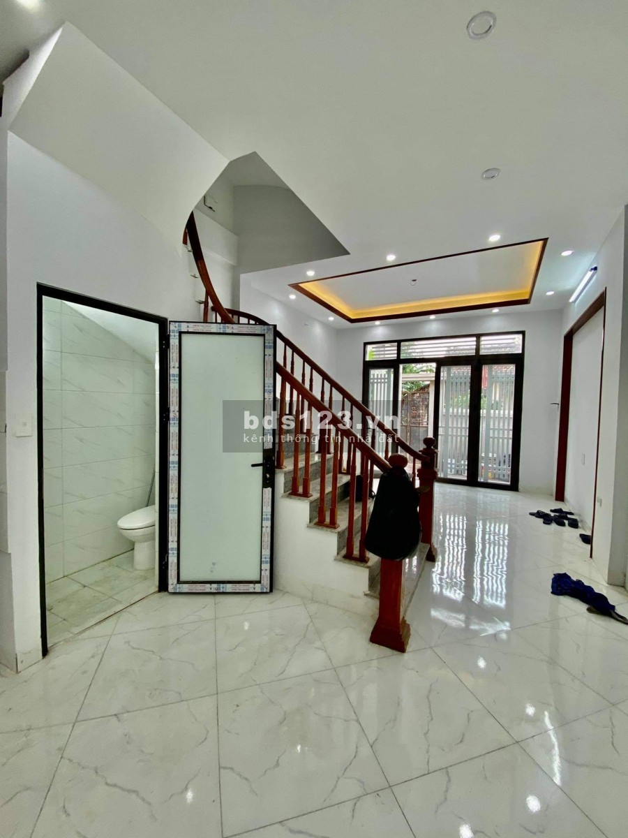 Bán nhà đường Võ Chí Công, đúc 5 tầng, nhà Đẹp ở sướng diện tích 40m2, giá 3,5tỷ