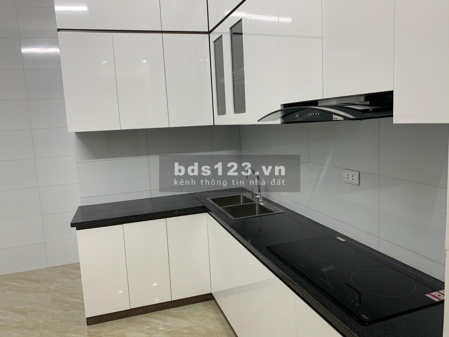 Cần bán nhà riêng diện tích 40m2, 4 tầng kiên cố, giá 4.25 tỷ đường Láng, ngã tư Sở, Đống Đa