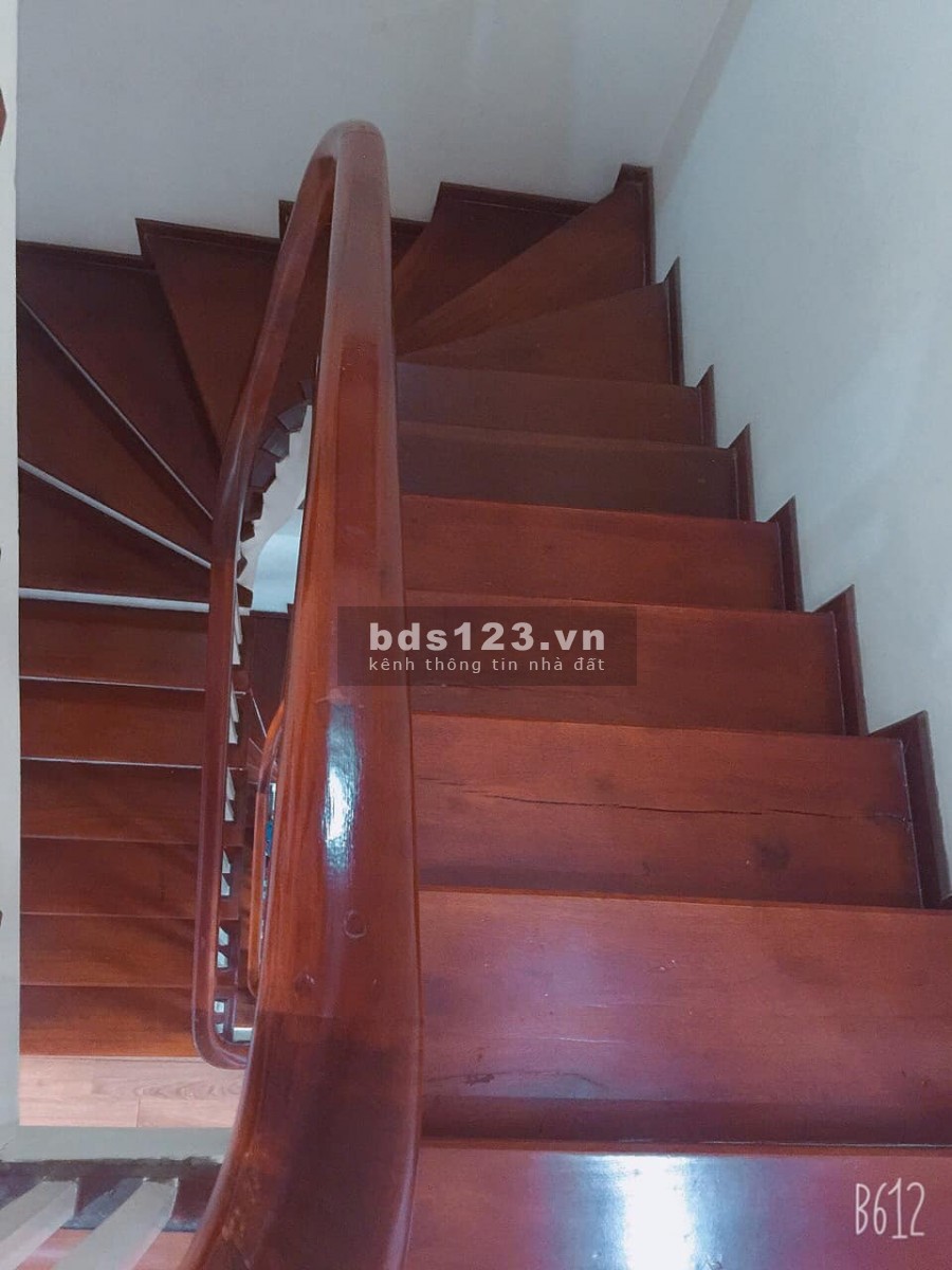 Ngõ 43 Cổ Nhuế - Từ Liêm thiết kế hiện đại 5 tầng diện tích 40m2 ô tô vào nhà, giá 4.2 tỷ
