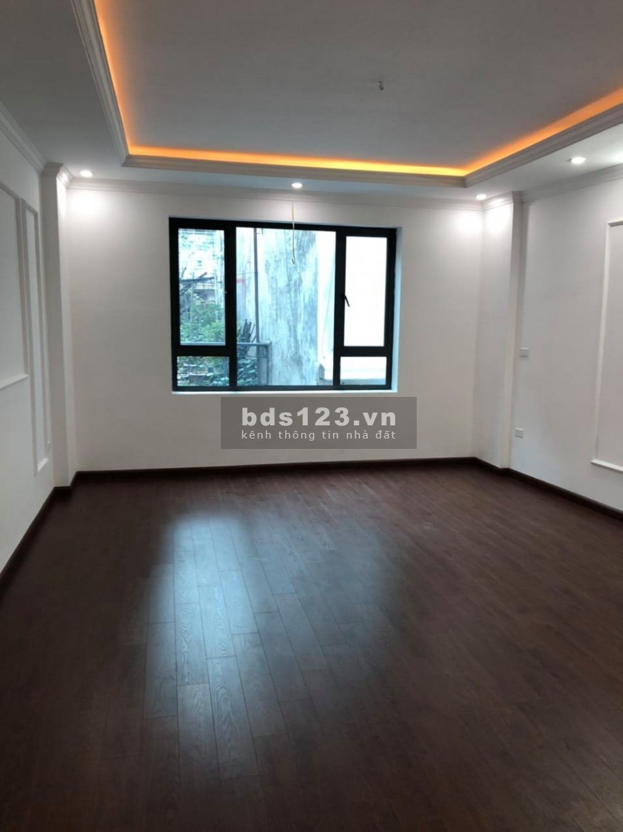 Bán nhà Nguyễn Khang CG 46m2 5 tầng ngõ 3gác giá 5.3 tỷ Lh 0386380199