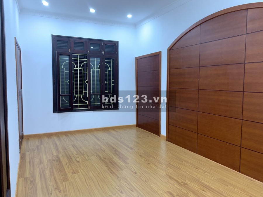 Cần bán nhà riêng diện tích 40m2, 4 tầng kiên cố, giá 4.25 tỷ đường Láng, ngã tư Sở, Đống Đa