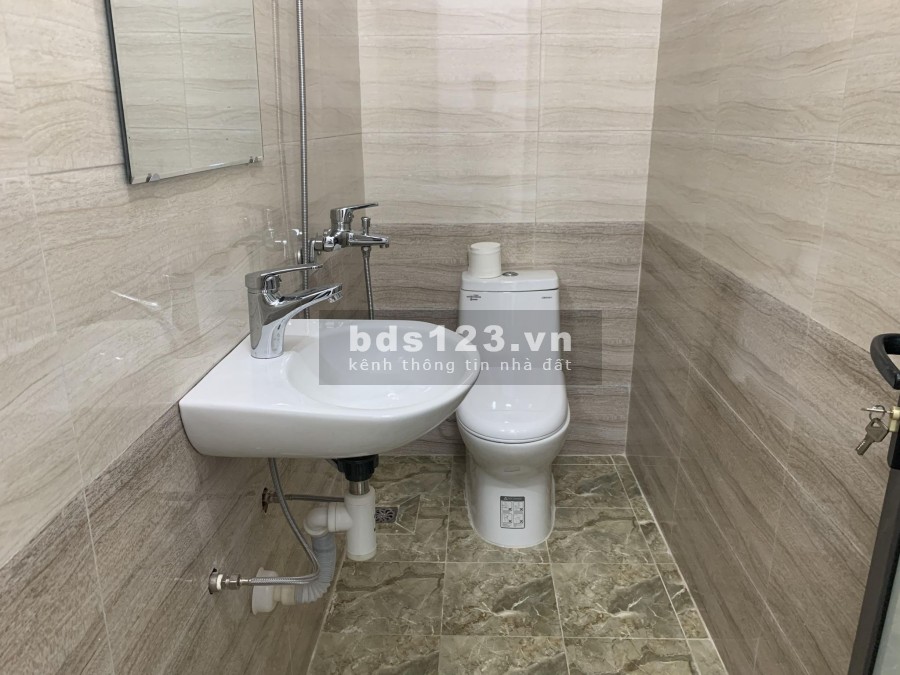 Cần bán nhà riêng diện tích 40m2, 4 tầng kiên cố, giá 4.25 tỷ đường Láng, ngã tư Sở, Đống Đa