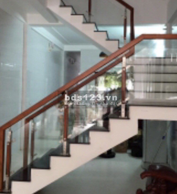 Nhà Hồng Mai, ngõ thông thoáng, nhà nguyên căn đẹp, dt 32m2, mt 3.2m, giá bán 2.4 tỷ