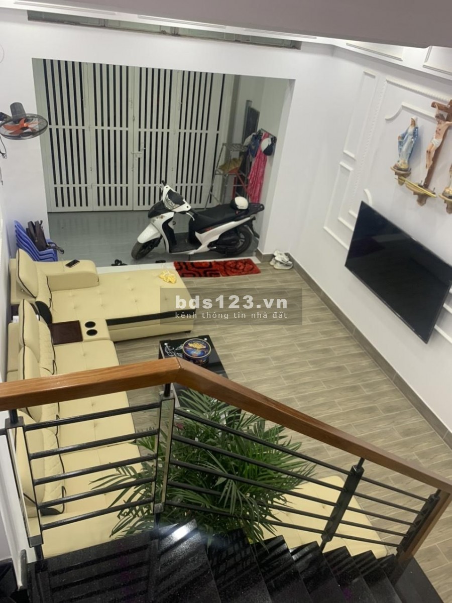 Nhà bán 2 tầng diện tích sử dụng 4x15M đẹp lung linh đường Bờ Bao Tân Thắng giá rẻ