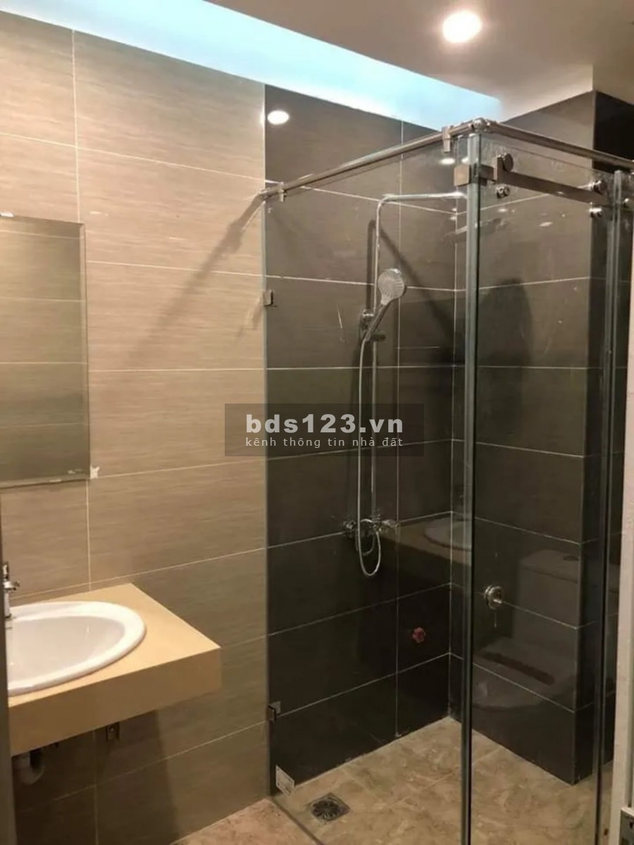 Bán nhà Liễu Giai, diện tích sử dụng 50m2, Mặt tiền 4m, giá nhỉnh 4 tỷ, sổ đỏ chính chủ nở hậu
