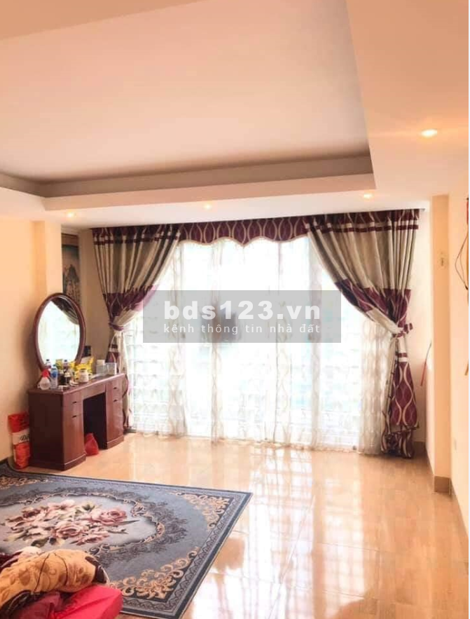 Gấp! Bán nhà Quan Hoa, Cầu Giấy, 48m2× 5 tầng,ô tô, chỉ 4 tỷ. 09xxxxxxx