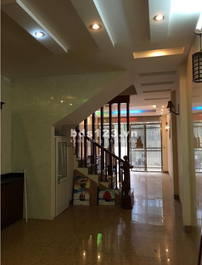 Gấp! Bán nhà Quan Hoa, Cầu Giấy, 48m2× 5 tầng,ô tô, chỉ 4 tỷ. 09xxxxxxx