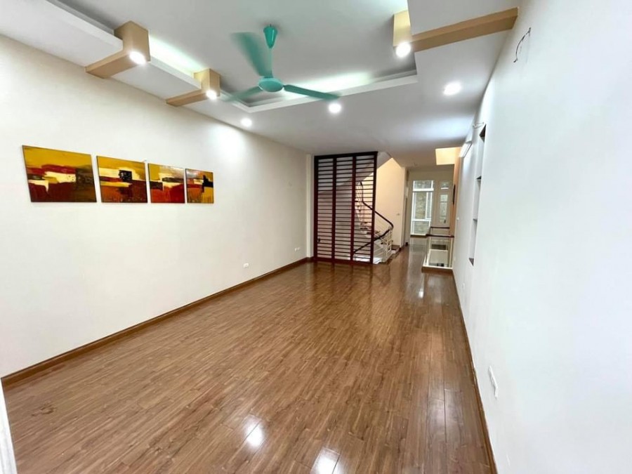 Bán nhà Lê Quang Đạo Nam Từ Liêm ô tô tránh, kinh doanh gara 7 chỗ view hồ giá bán 8.2 tỷ