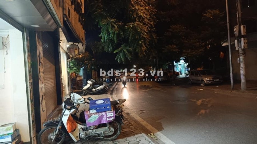 Hiếm, Bán Nhà Mặt phố Phan Kế Bính - Ba Đình - Vỉa Hè Rộng - Kinh Doanh Sầm Uất 13 Tỷ.