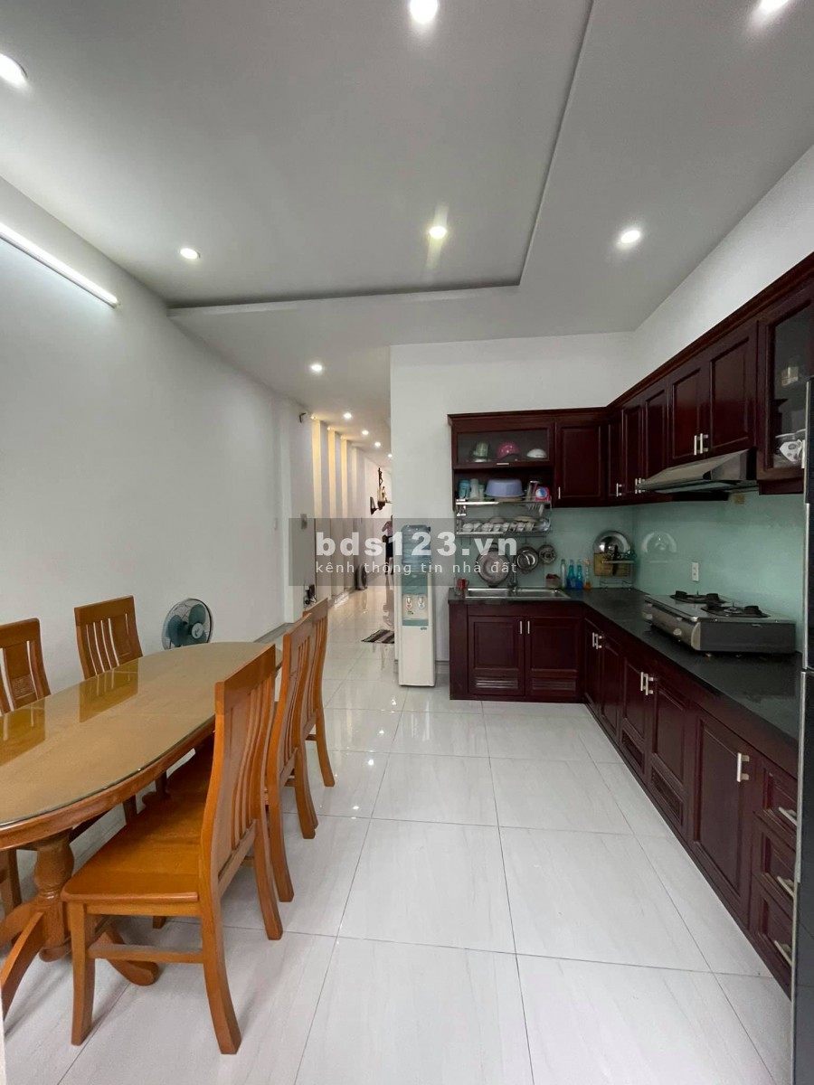 Bán Nhà Nguyễn Ảnh Thủ, Quận 12, diện tích sử dụng 4x25, 3 tầng đúc cực đẹp, lhcc