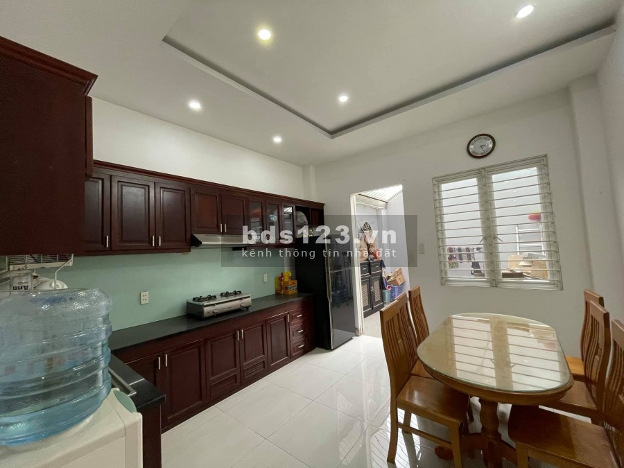 Bán Nhà Nguyễn Ảnh Thủ, Quận 12, diện tích sử dụng 4x25, 3 tầng đúc cực đẹp, lhcc