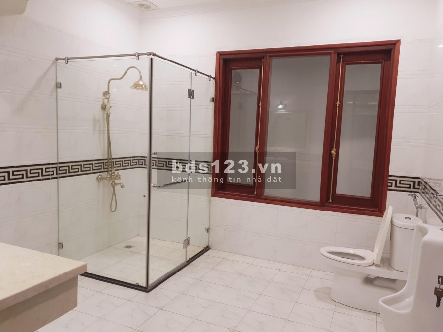 Bán nhà ngã 5 chợ Bưởi, 50m x 5 tầng, GARA ô tô, 5 tỷ 98, có thương lượng