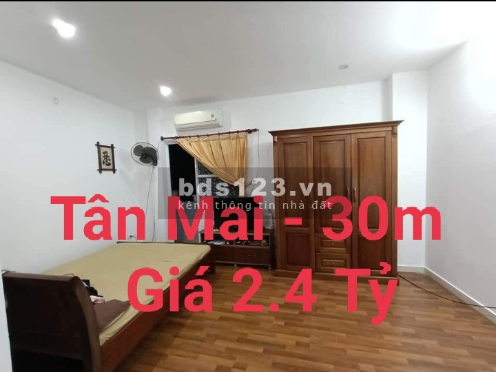 Bán nhà nguyên căn Tân Mai, diện tích 30m2, 3 tầng đúc, giá bán 2.4 tỷ, gần phố ngõ thông