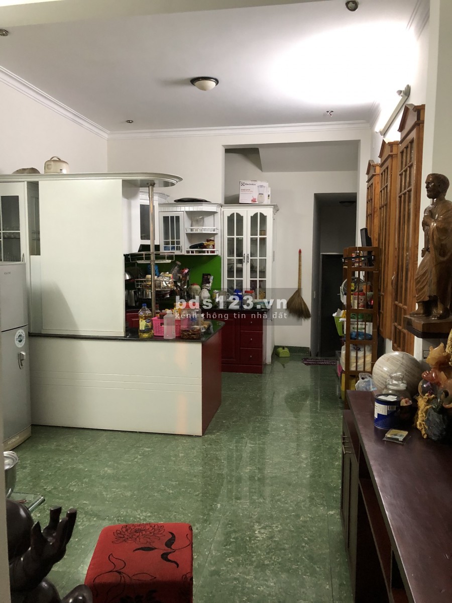 Bán nhà 5 tầng mặt tiền đường lớn, ngay trung tâm, liên hệ xem nhà 0972782808