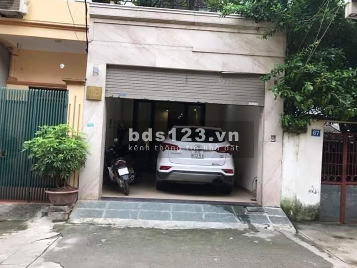 Phân lô gara ô tô 7 chỗ thang mày, trung tâm Quận Càu Giấy tiện làm văn phòng công ty