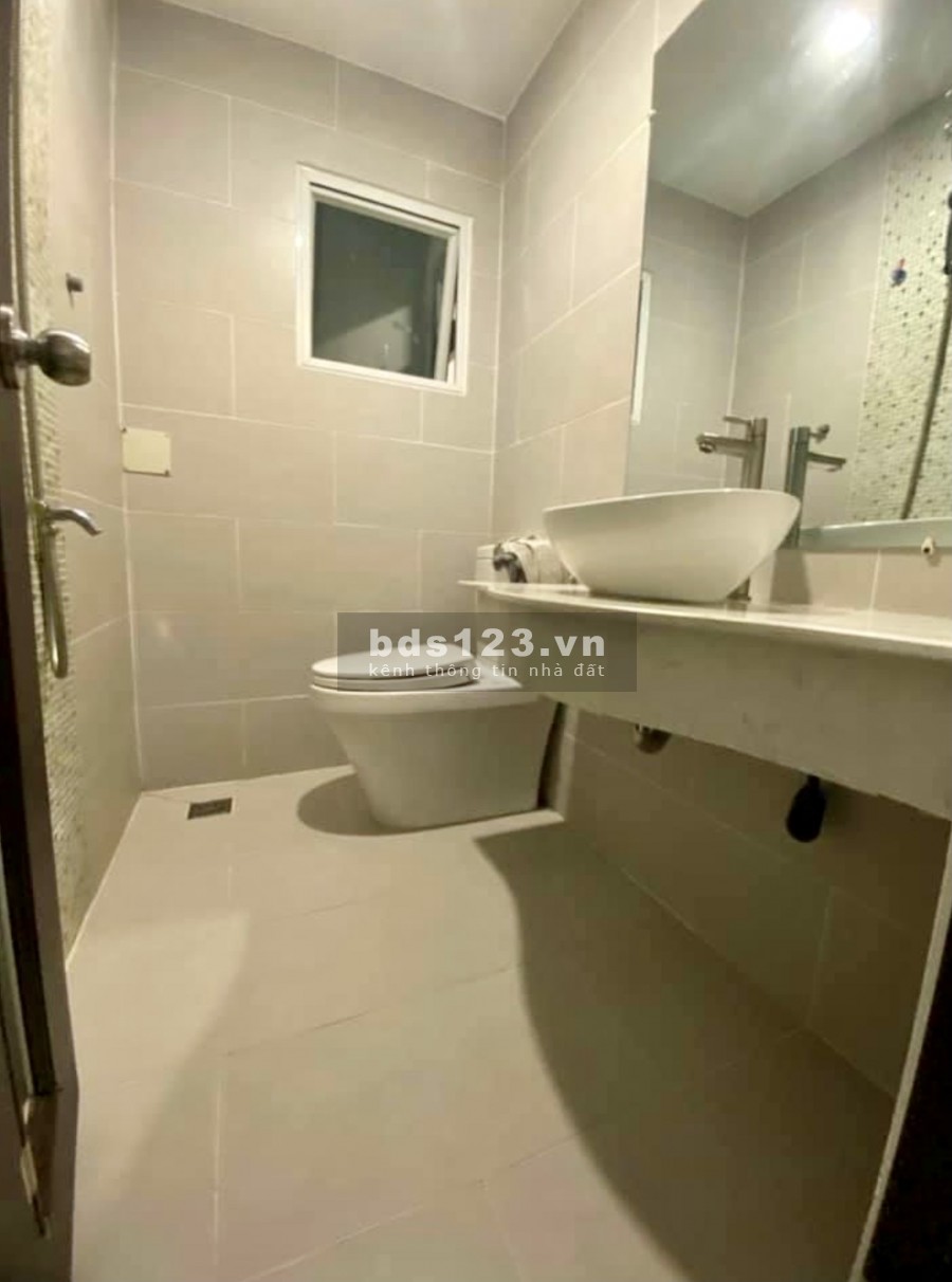 Phan Xích Long dt 37m2, 3 tầng bê tông tặng toàn bộ nội thất Quận Phú Nhuận, giá 4.8 tỷ