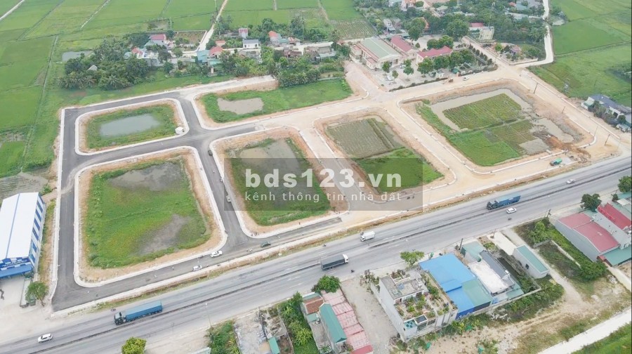 Bán lô đầu ve view công viên mặt đường QL1A đất nền Quảng Xương, lh 0917819135