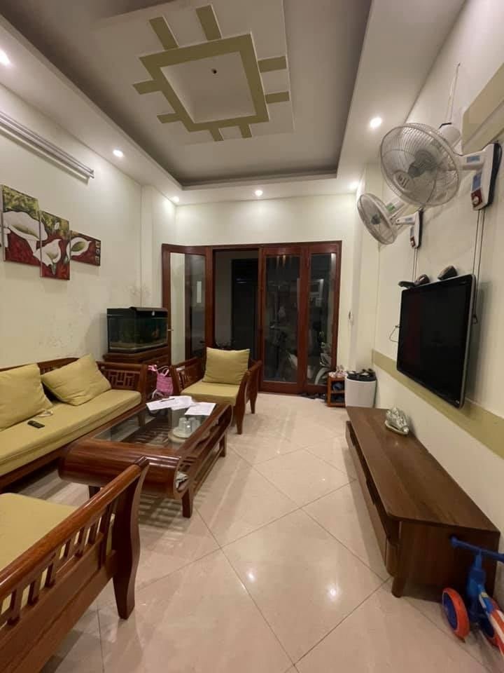 Hàng hiếm lại độc nhà rộng thênh thang, sất vách Royal City dtsd 69m2, giá nhỉnh 5 tỷ