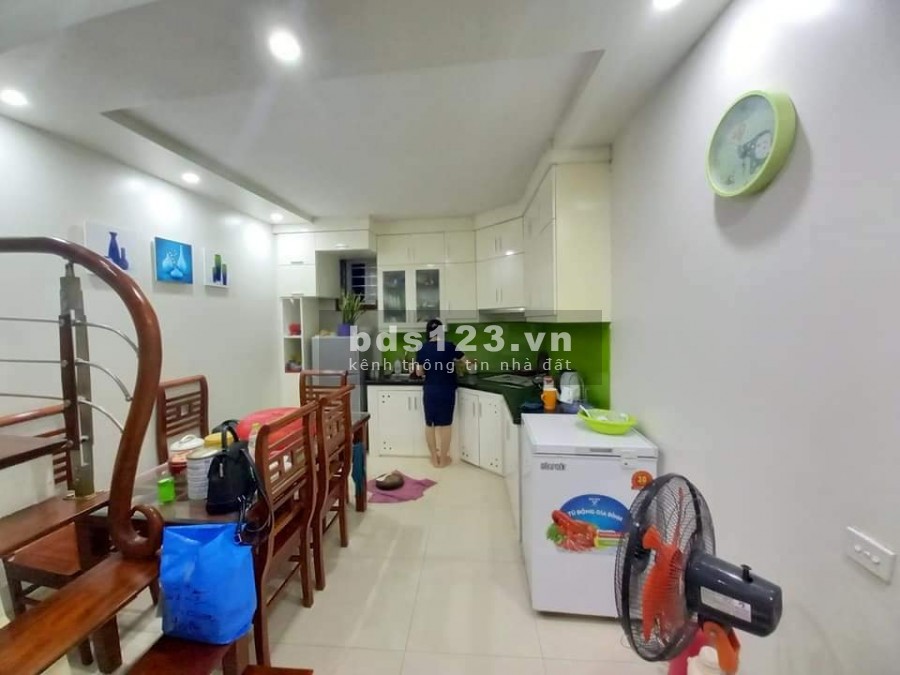 Bán nhà vị trí đẹp, phân lô Quận Đội, đúc kiên cố 4 tầng, sổ đỏ nằm kép chờ khách hữu duyên