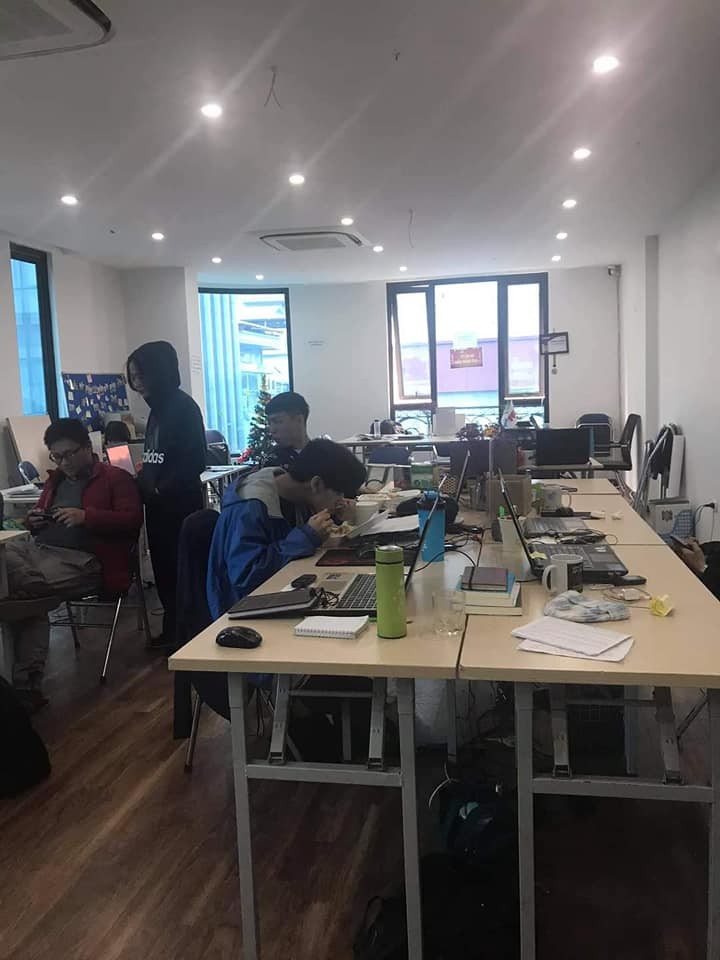 Bán toà siêu văn phòng lô góc đẹp 2 mặt ô tô tránh, thang máy Quận Cầu Giấy, giá 24.x tỷ