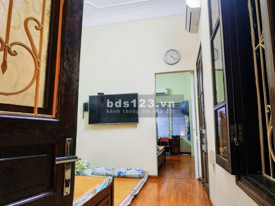 Nhà đẹp, ở ngay, lô góc, Văn Cao dt 38m2, 3.5 tầng, mặt tiền 3.1m giá bán nhỉnh 4 tỷ