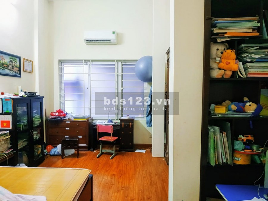 Nhà đẹp, ở ngay, lô góc, Văn Cao dt 38m2, 3.5 tầng, mặt tiền 3.1m giá bán nhỉnh 4 tỷ