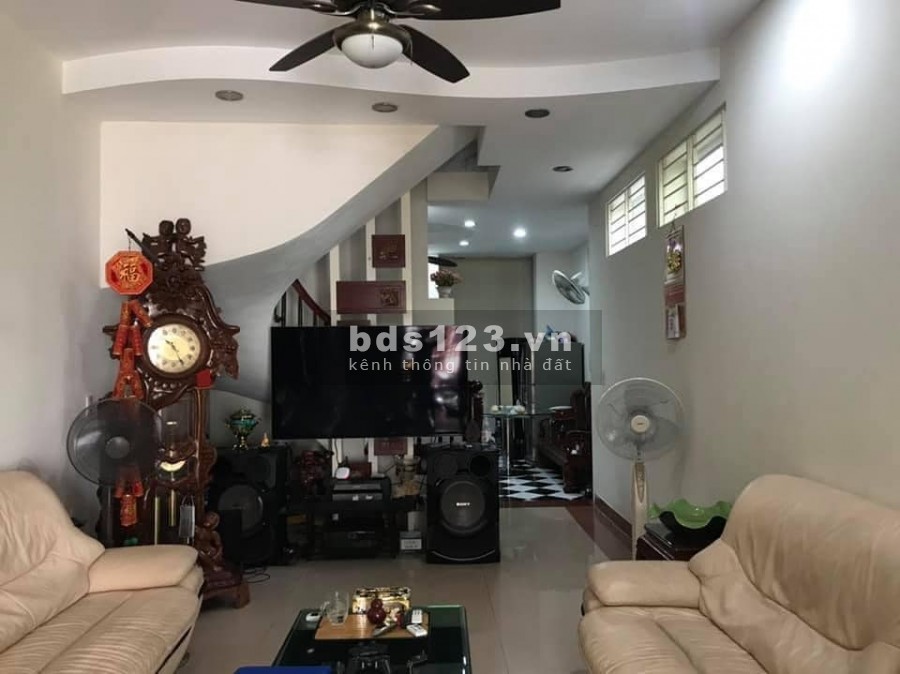 Bán nhà Đường Láng, Đống Đa. 3 thoáng, khu an sinh đỉnh, tặng nội thất đẳng cấp