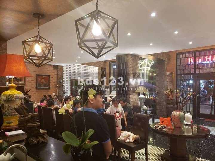 Bán nhà mặt phố Tố Hữu ngã tư Vạn Phúc khu dân cư vỉa hè trăm mét giá đầu tư sinh lời