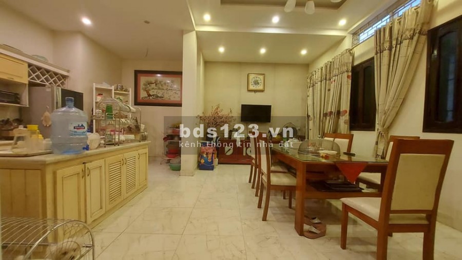 Bán biệt thự lô góc Quận Cầu Giấy diện tích 130m2 4 tầng mặt tiền t 7.5m giá chỉ 15.9 tỷ