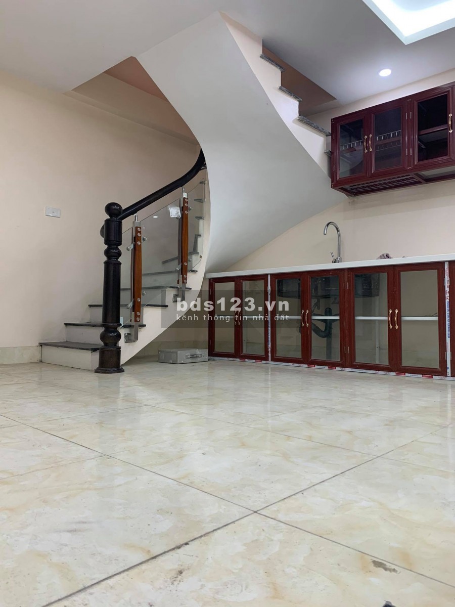 Bán nhà siêu đẹp Ngã Tư Sở - Trường Chinh, dt 30m2, 6 tầng, cách mặt phố 20m, lô góc