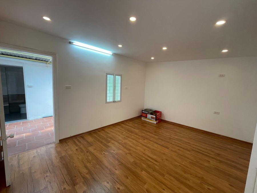 Bán Nhà Thành Công, Ba Đình diên tích sử dụng 80m2, mặt tiền 4.5m giá chỉ 2.3 Tỷ