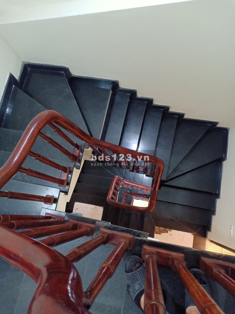 Ô tô đỗ cửa. Nhà đẹp Hà Đông 4 tầng, diện tích 40m2, giá 3.1 tỷ tặng toàn bộ nội thất xịn