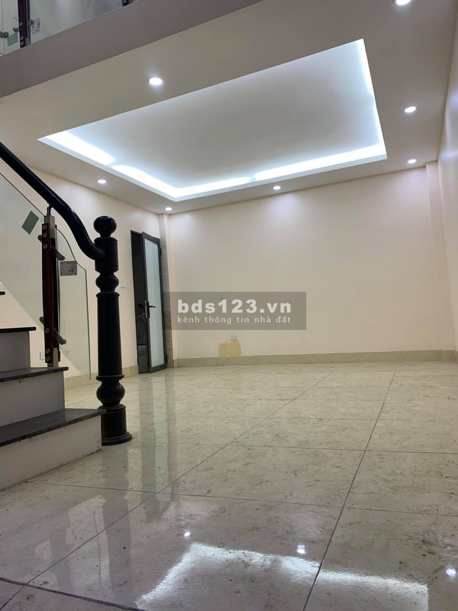 Bán nhà siêu đẹp Ngã Tư Sở - Trường Chinh, dt 30m2, 6 tầng, cách mặt phố 20m, lô góc