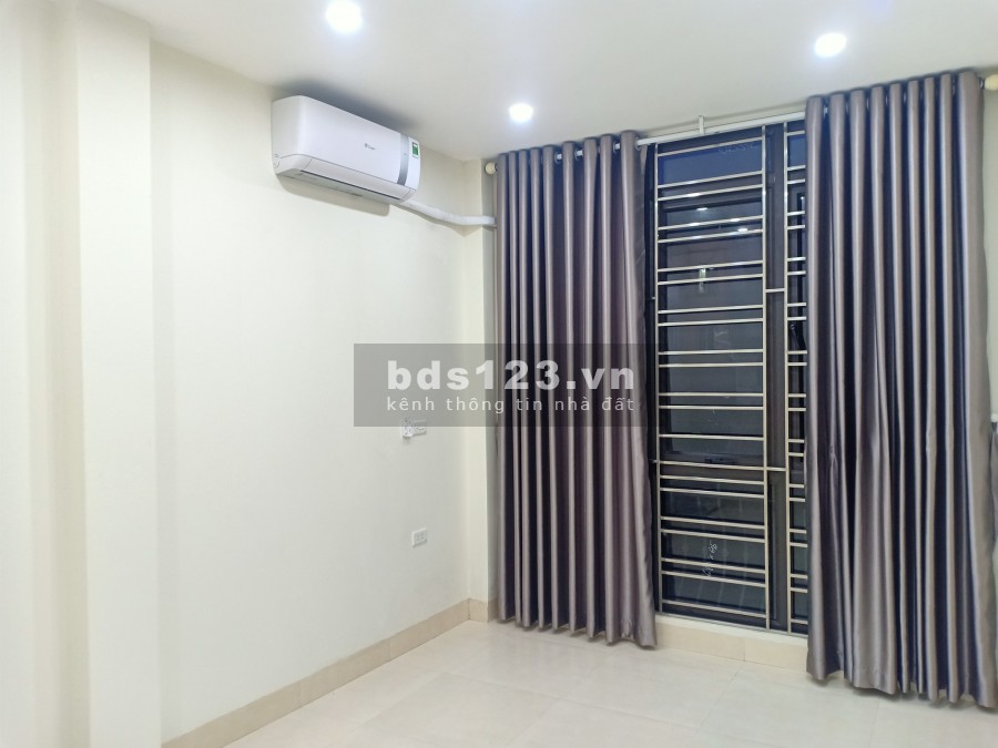 Ô tô đỗ cửa. Nhà đẹp Hà Đông 4 tầng, diện tích 40m2, giá 3.1 tỷ tặng toàn bộ nội thất xịn
