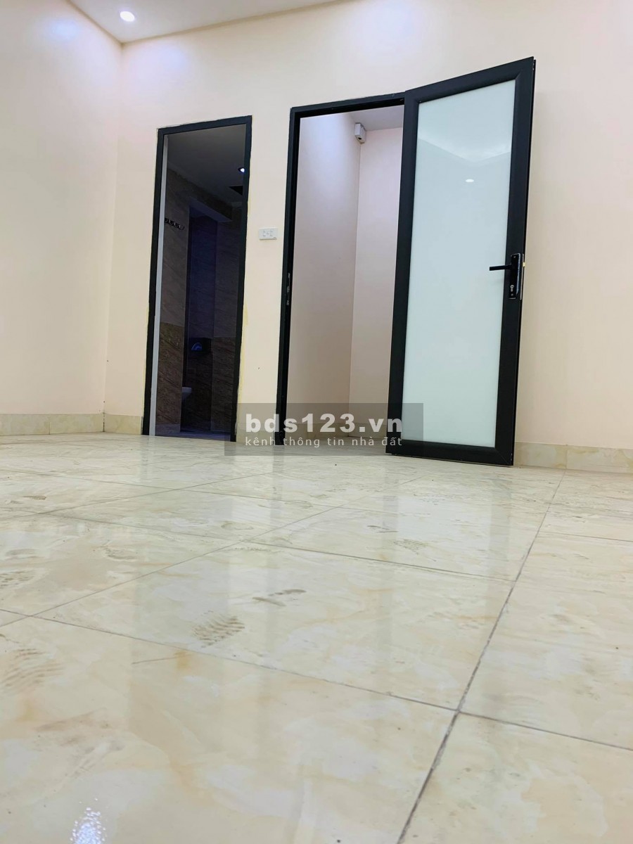 Bán nhà siêu đẹp Ngã Tư Sở - Trường Chinh, dt 30m2, 6 tầng, cách mặt phố 20m, lô góc