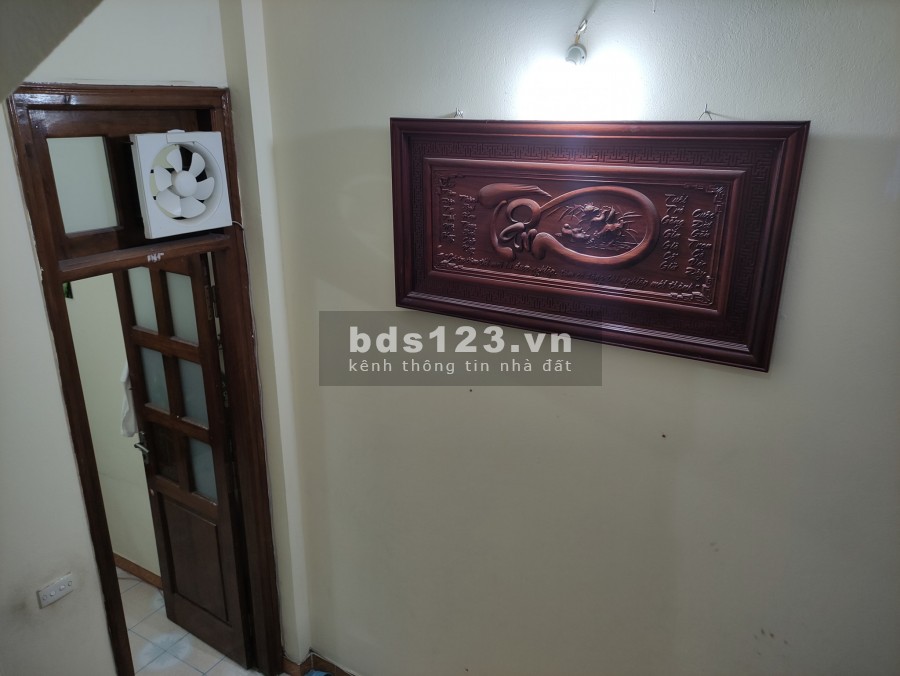 Bán nhà nguyên căn ngõ Hoà Bình Quận Hai Bà Trưng dt 4m2 4 tầng, ngõ nông, gần phố ở ngay