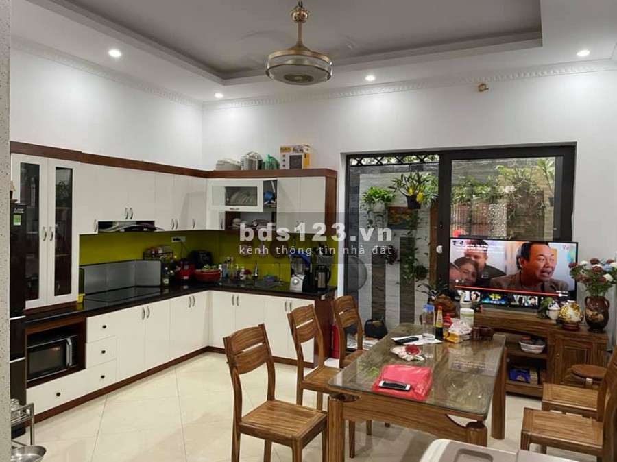 Trung tâm Hoàng Mai ô tô tránh có gara, kinh doanh sầm uất, liên hệ 0973357014
