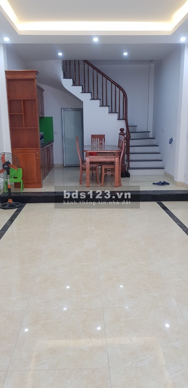 Ô tô đỗ cửa. Nhà đẹp Hà Đông 4 tầng, diện tích 40m2, giá 3.1 tỷ tặng toàn bộ nội thất xịn