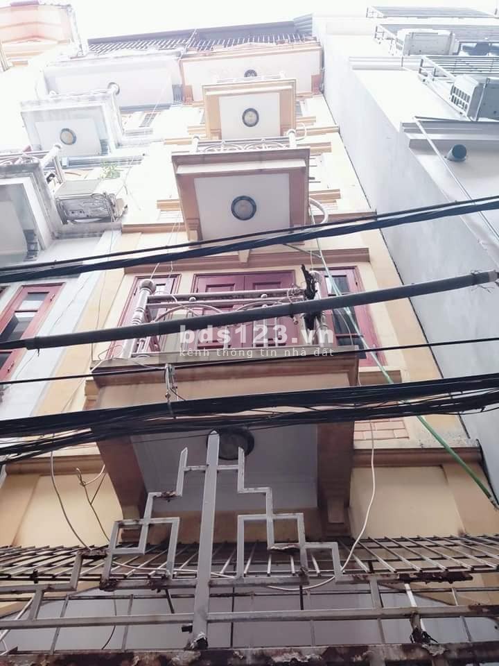 Bàn nhà đẹp nhất ngõ Nguyễn Khang, dt 35m2, mặt tiền 3m, giá bán 3.9 tỷ, lh 0975513371