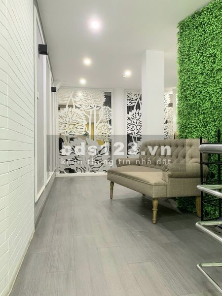 Cần Bán Nhà Mặt Phố Phạm Hồng Thái 61m2 x 6 tầng MT 5.6m Vị trí đẹp Kinh doanh Tuyệt vời