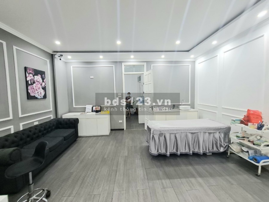 Cần Bán Nhà Mặt Phố Phạm Hồng Thái 61m2 x 6 tầng MT 5.6m Vị trí đẹp Kinh doanh Tuyệt vời