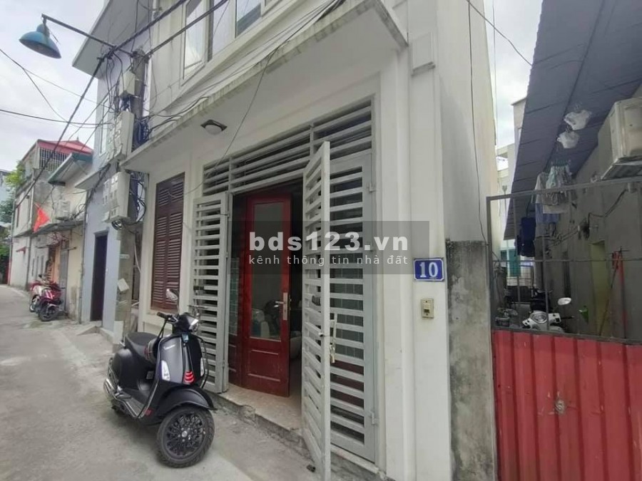 Bán nhà đẹp Ngọc Thụy,2 mặt thoáng, 40m2 giá 2.8 tỷ có thương lượng.