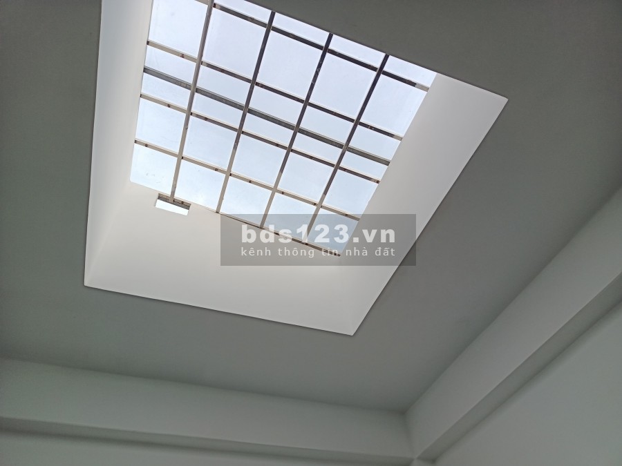 Bán nhà siêu phẩm Hai Bà Trưng, lô góc mới kính coong dtsd 31m2, giá 3x tỷ, vào ở ngay