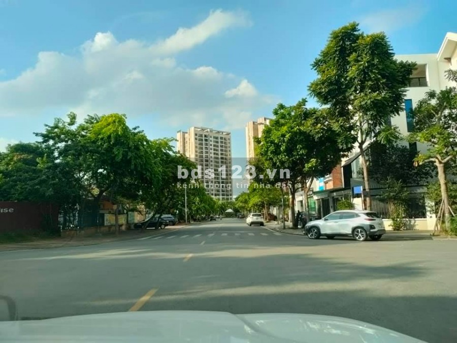 Bán biệt thự Việt Hưng, Long Biên, dt 210m2, mt 10m, kinh doanh an sinh đỉnh giá bán 27.2 tỷ