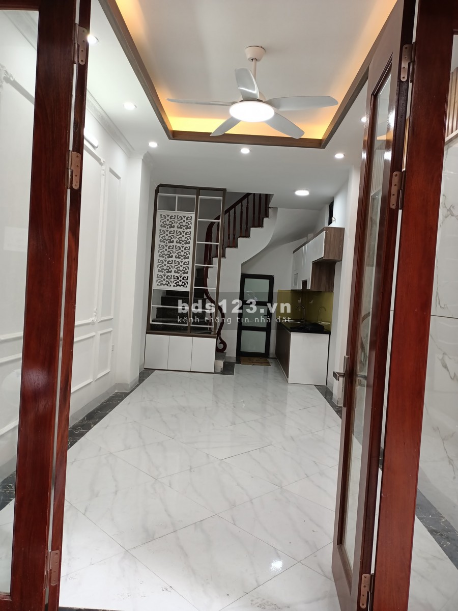 Bán nhà siêu phẩm Hai Bà Trưng, lô góc mới kính coong dtsd 31m2, giá 3x tỷ, vào ở ngay