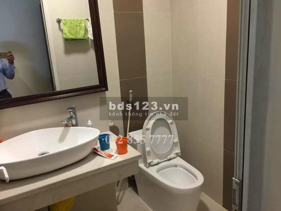 Bán nhà dân xây 4 tầng, diện tích 48m2 phố Nguyễn Văn Cừ, Long Biên. Giá đầu tư